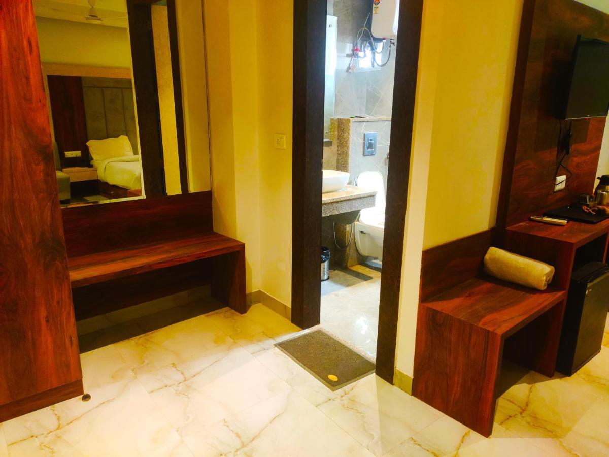 Hotel The Nilsa Νέο Δελχί Εξωτερικό φωτογραφία